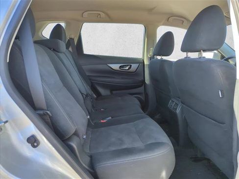 Used 2016 Nissan Rogue SV image 11