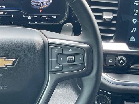 Used 2024 Chevrolet Silverado 1500 High Country w/ High Country Premium Package AWD/4WD image 15
