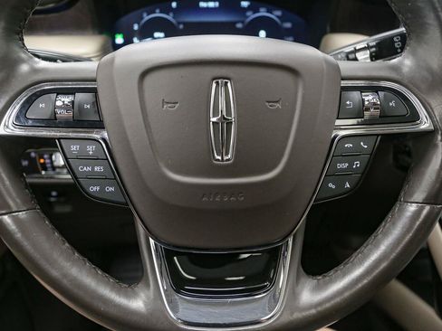Used 2021 Lincoln Nautilus Reserve AWD/4WD image 35