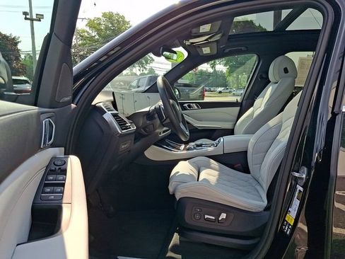 Used 2024 BMW X5 xDrive40i w/ Premium Package AWD/4WD image 13