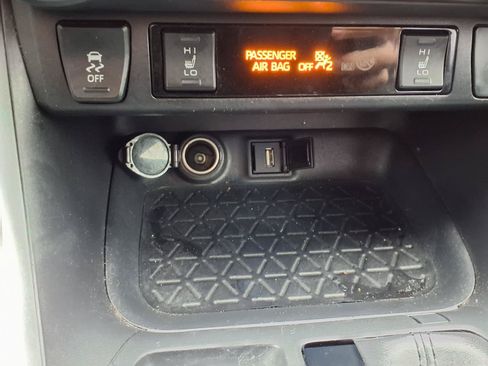 Used 2020 Toyota RAV4 XSE AWD/4WD image 9