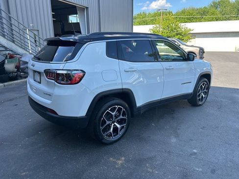 Certified 2025 Jeep Compass Limited AWD/4WD image 4