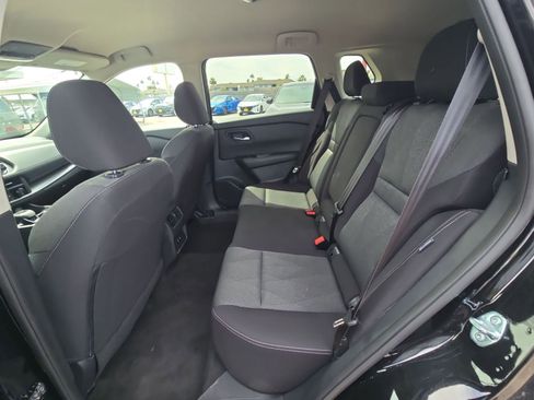 Used 2025 Nissan Rogue SV FWD image 40