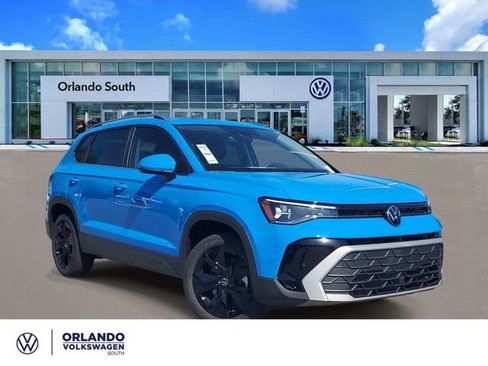 New 2026 Volkswagen Taos SE FWD image 1