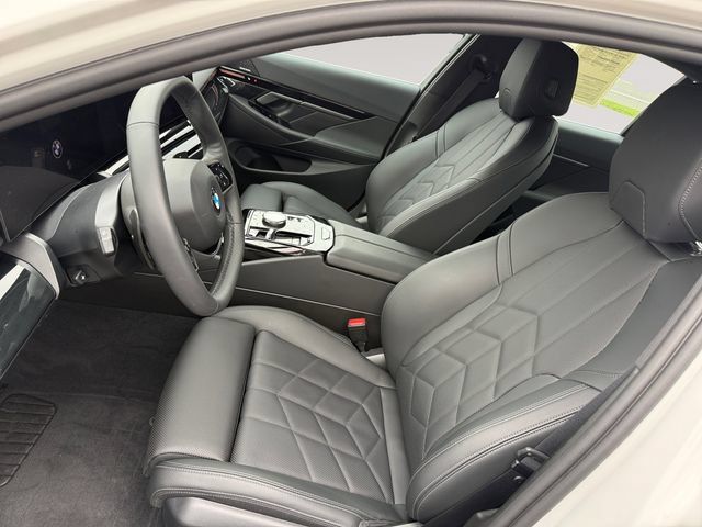 Certified 2026 BMW 530i xDrive w/ Premium Package AWD/4WD image 9