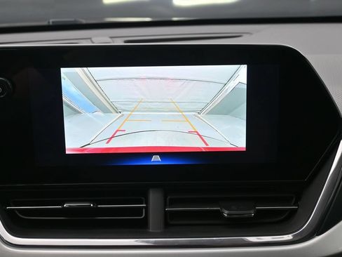 Used 2025 Chevrolet Trax LT FWD image 14