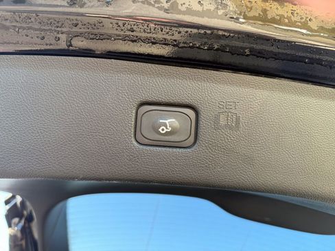 Used 2021 Ford Edge ST-Line image 16