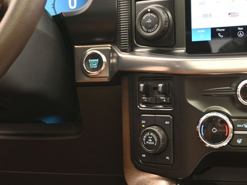 Used 2024 Ford F150 King Ranch w/ FX4 Off-Road Package image 38