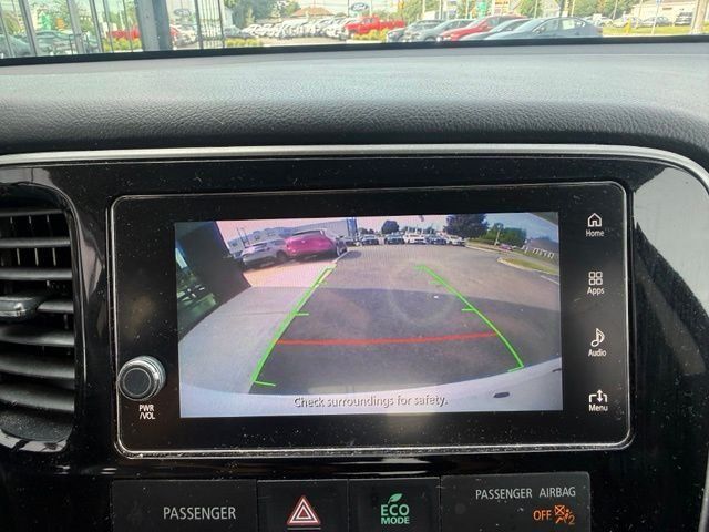 Used 2017 Mitsubishi Outlander SEL AWD/4WD image 16