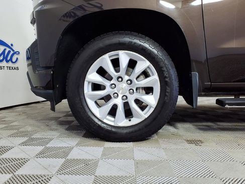 Used 2020 Chevrolet Silverado 1500 Custom w/ Custom Value Package RWD image 8