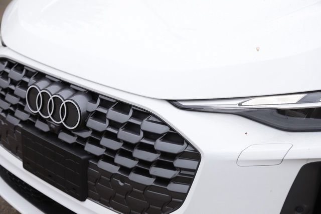 Used 2025 Audi Q5 Premium w/ Convenience Package AWD/4WD image 10