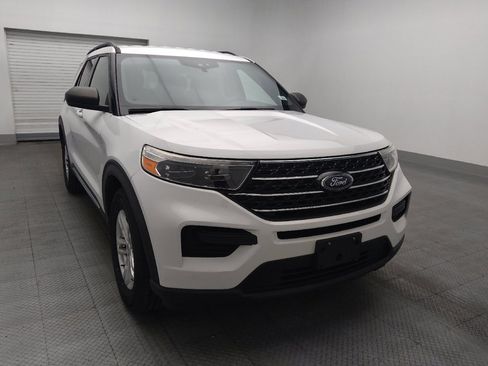 Used 2020 Ford Explorer XLT image 14