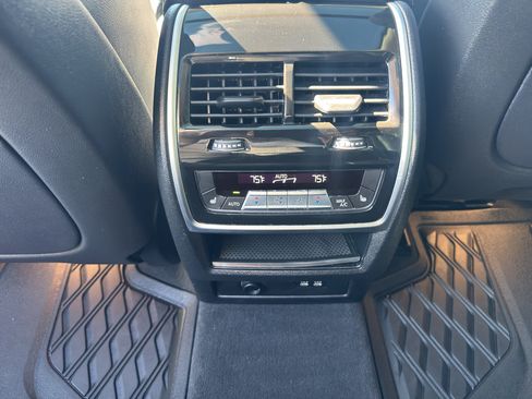 Used 2022 BMW X7 xDrive40i w/ Cold Weather Package AWD/4WD image 19