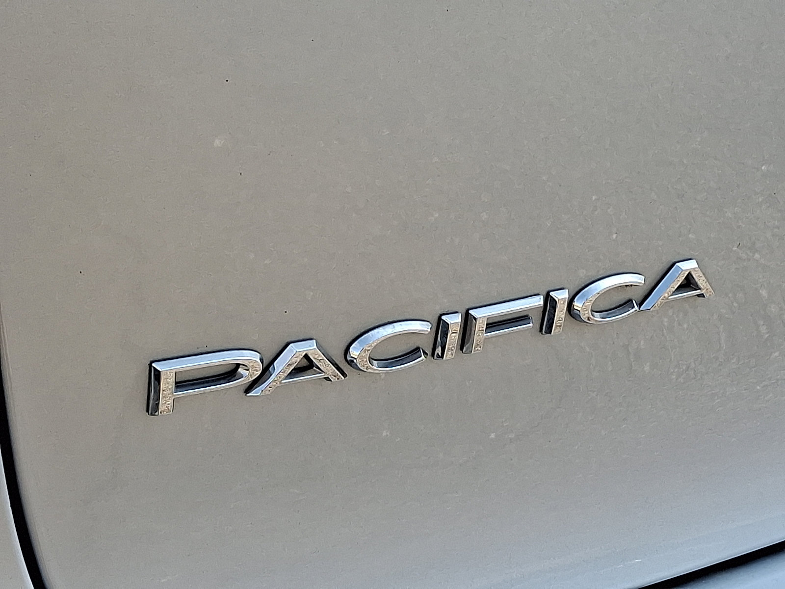 Used 2023 Chrysler Pacifica Touring-L FWD image 31