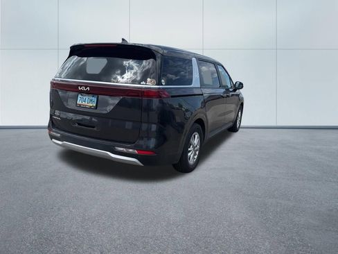 Used 2024 Kia Carnival LX FWD image 8