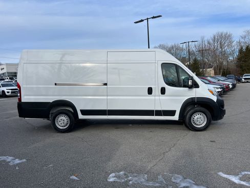 Used 2025 RAM ProMaster 3500 w/ Convenience Group image 7