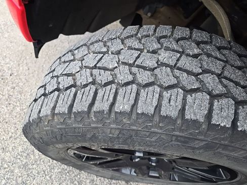 Used 2023 Chevrolet Silverado 1500 Custom image 12