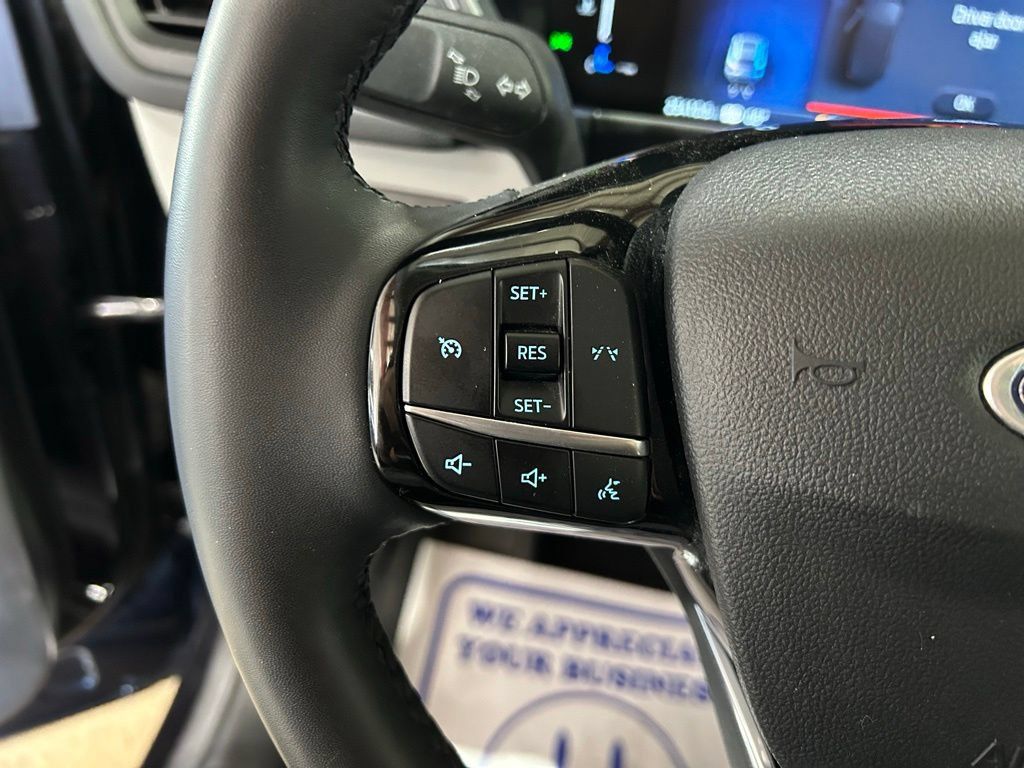 Used 2023 Ford Escape Active AWD/4WD image 24