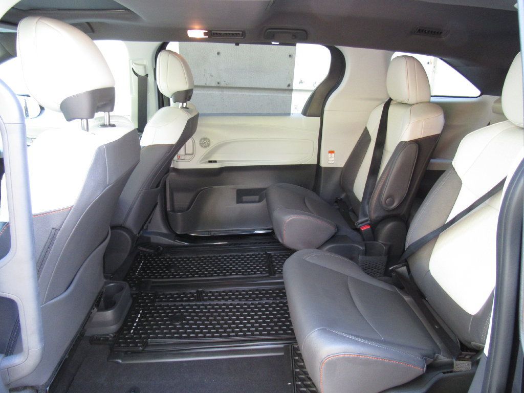 Used 2024 Toyota Sienna XSE AWD/4WD image 16