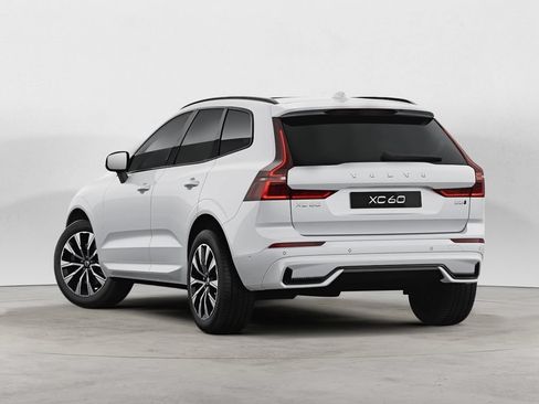 Certified 2024 Volvo XC60 B5 Plus w/ Climate Package AWD/4WD image 5
