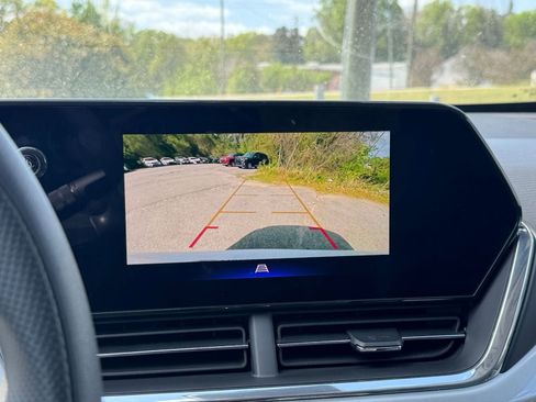 Used 2025 Chevrolet Trax LT image 21