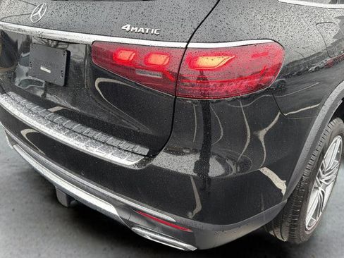 Used 2025 Mercedes-Benz GLS 450 4MATIC image 11