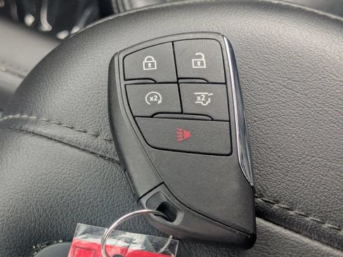 Used 2022 GMC Yukon XL SLE w/ Gmc Pro Safety Plus Package RWD image 15