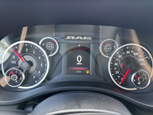 Used 2025 RAM 1500 Big Horn AWD/4WD image 22