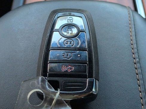 Used 2025 Lincoln Navigator Black Label image 28