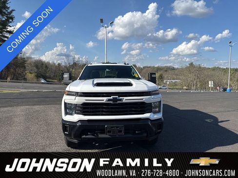 Used 2025 Chevrolet Silverado 2500 Custom w/ Custom Value Package image 2