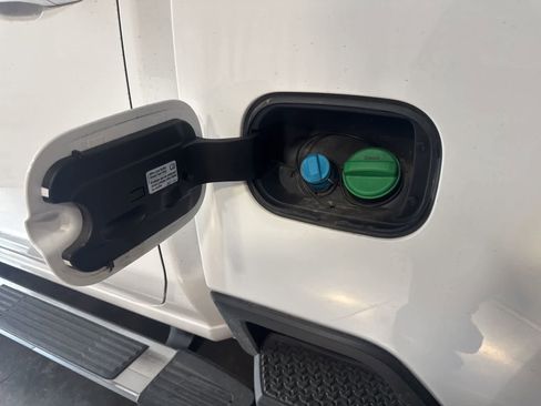 Used 2024 Chevrolet Silverado 2500 LT image 13