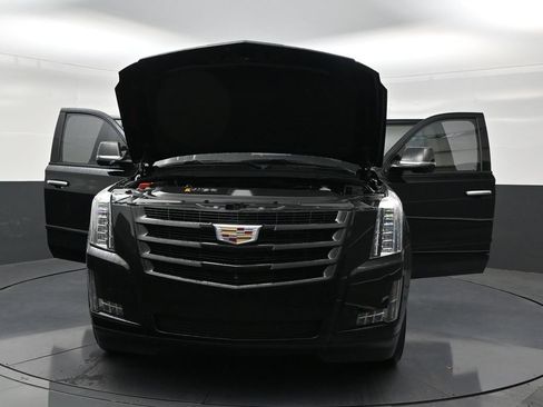 Used 2020 Cadillac Escalade ESV Luxury w/ Escalade Sport Edition RWD image 32