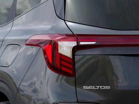 New 2026 Kia Seltos S FWD image 25