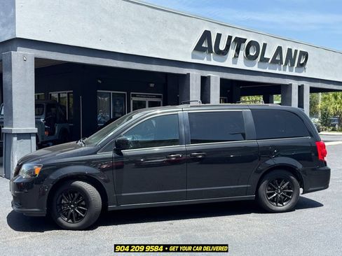 Used 2019 Dodge Grand Caravan GT FWD image 3