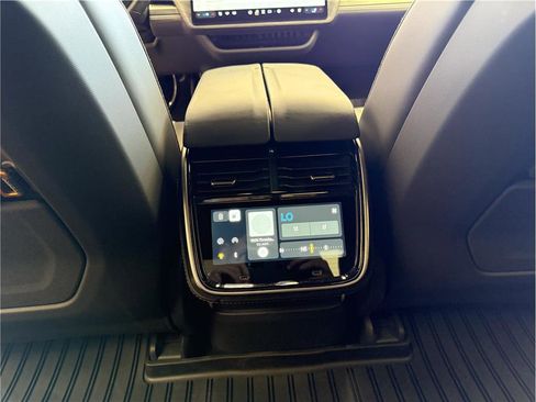 Used 2022 Rivian R1T Adventure image 34