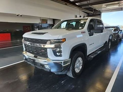 Used 2023 Chevrolet Silverado 2500 LT w/ Convenience Package image 11