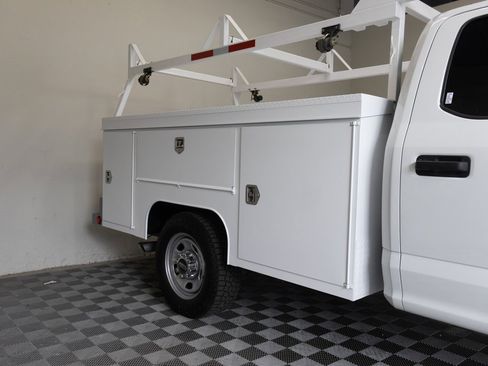 Used 2019 Ford F350 XL w/ Power Equipment Group image 9