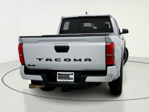 Used 2024 Toyota Tacoma TRD Off-Road w/ TRD Off Road Upgrade Package AWD/4WD image 10