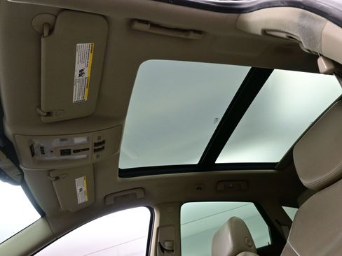 Used 2015 Cadillac SRX Luxury w/ Driver Awareness Package image 17