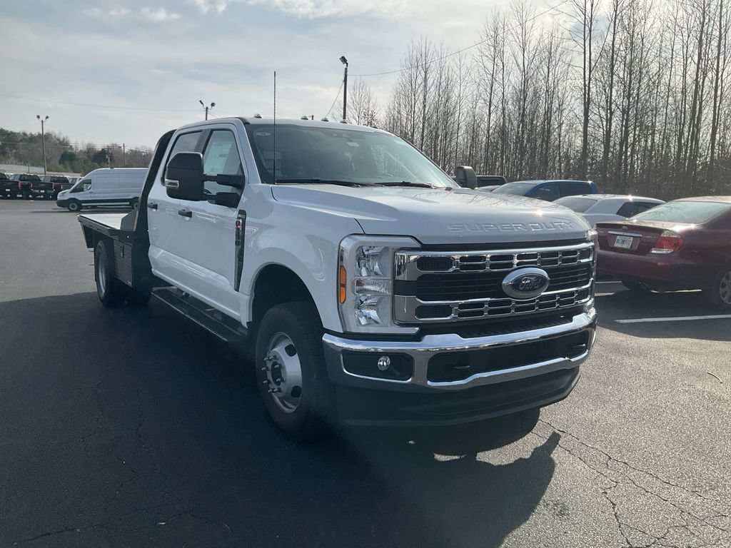 New 2026 Ford F350 XL w/ XL Chrome Package AWD/4WD image 3