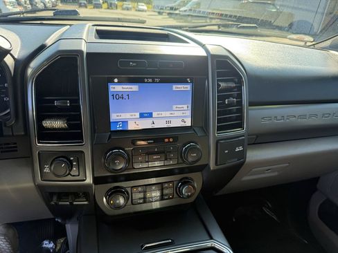 Used 2019 Ford F250 XLT w/ XLT Premium Package AWD/4WD image 27