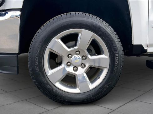 Used 2018 Chevrolet Silverado 1500 LT w/ Texas Edition image 11