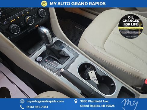Used 2020 Volkswagen Passat 2.0T SEL image 28