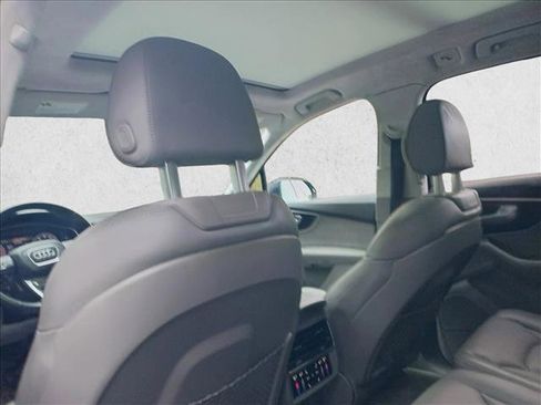 Used 2021 Audi Q7 3.0T Prestige image 11