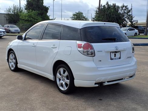 Used 2008 Toyota Matrix XR w/ Extra Value Pkg 1 FWD image 2