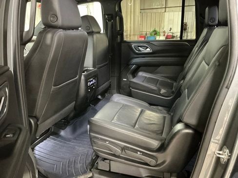 Used 2022 Chevrolet Suburban Z71 w/ Z71 Off-Road Package AWD/4WD image 26