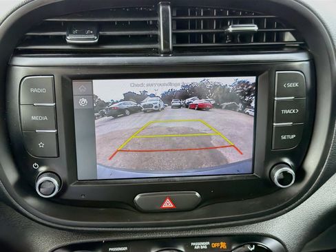 Used 2023 Kia Soul LX w/ LX Technology Package FWD image 31