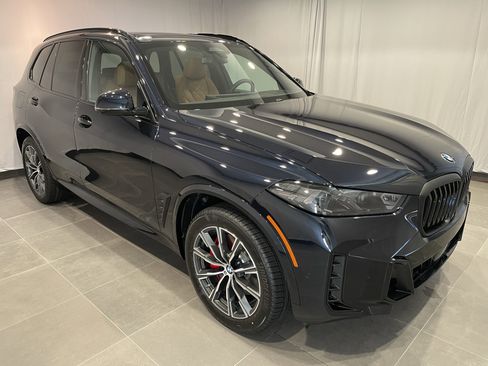 New 2026 BMW X5 xDrive40i w/ M Sport Package AWD/4WD image 3