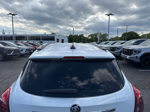 Used 2022 Buick Encore Preferred w/ Safety Package FWD image 7