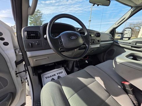 Used 2007 Ford F550 4x4 Super Cab Super Duty image 3